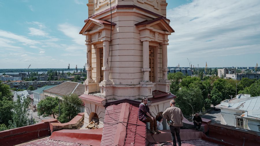Євген Лір на даху Херсонскього художнього музею